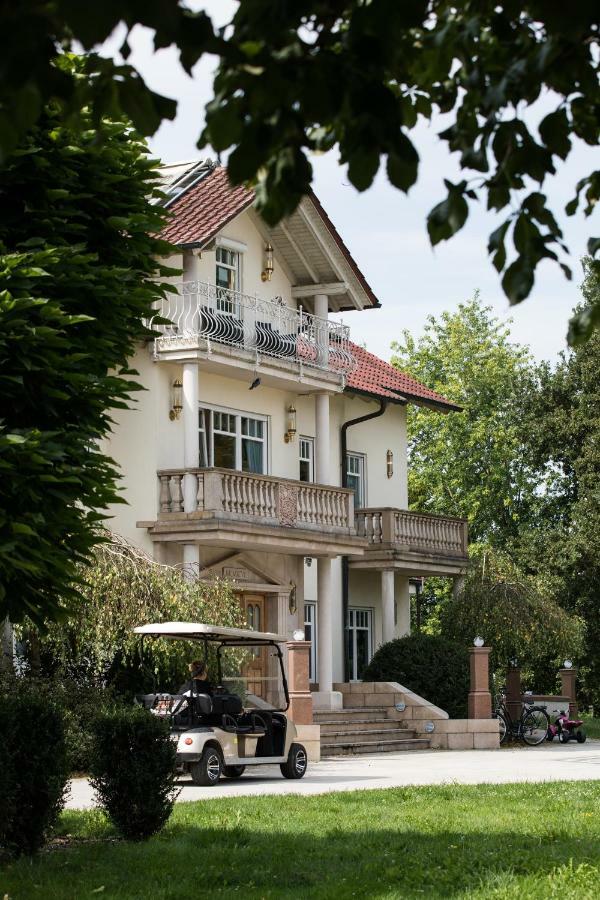 Gestuet Kaiserhof Legelshurst Buitenkant foto